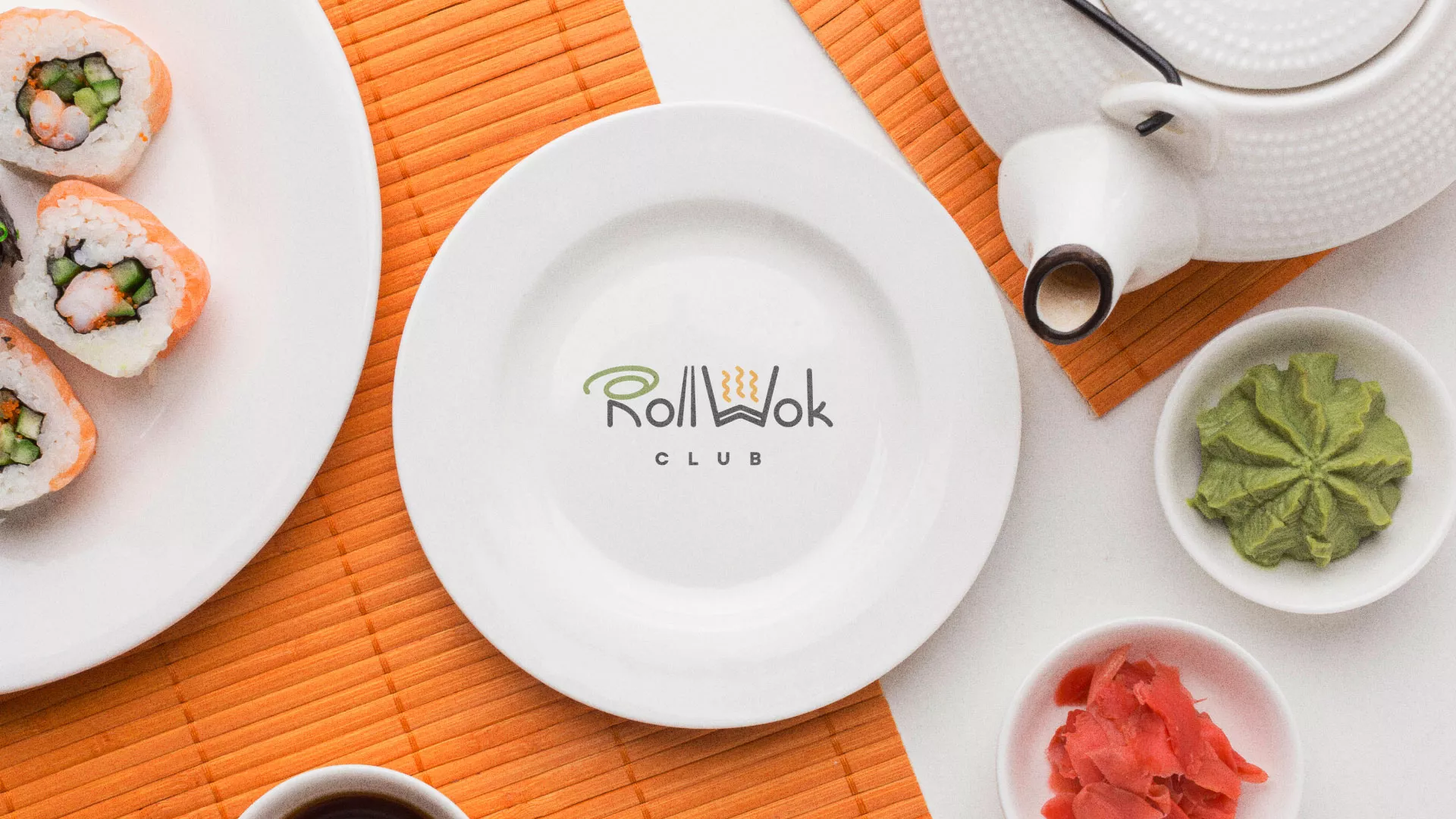 Разработка логотипа и фирменного стиля суши-бара «Roll Wok Club» в Благовещенске